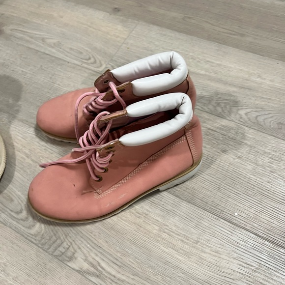 Pink boots never worn - Picture 1 of 4